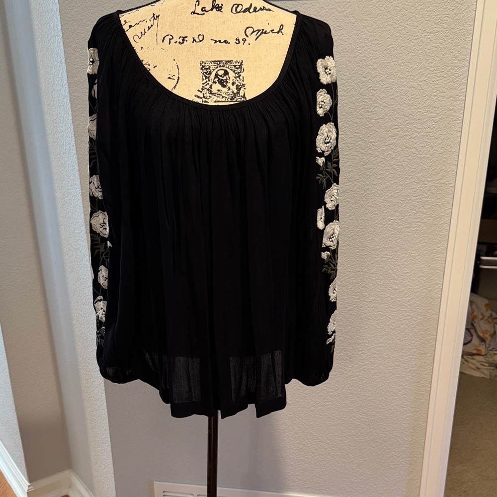 Karen Kane Black Top with White Floral Embroidered Sleeves